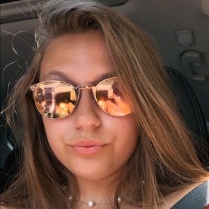 Meet your Posher, Rachel